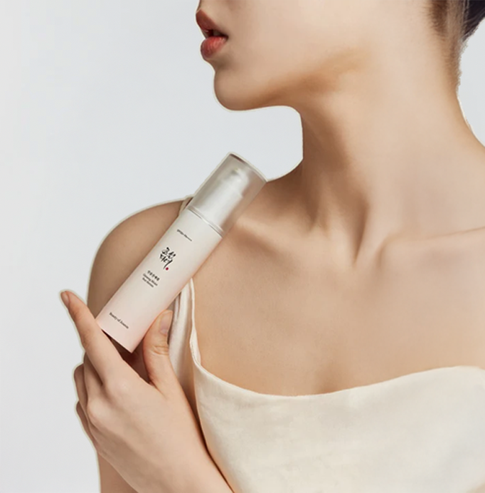 Koreanische Hautpflegeprodukte wie Essenzen, Ampullen und Gesichtsmasken mit Grüntee und Ginseng – K-Beauty für alle Hauttypen, wirksam, sanft und erschwinglich.